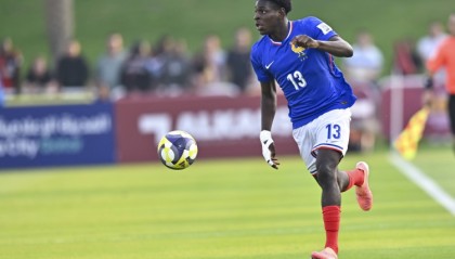 开云体育平台-队报：拜仁和勒沃库森均有意巴黎17岁后卫姆彭巴，拜仁是最大热门