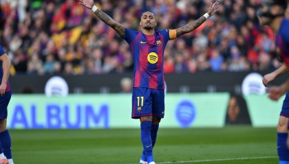 开云-爱游戏-何时复出？六台记者：拉菲尼亚、佩德里今日仍缺席巴萨训练